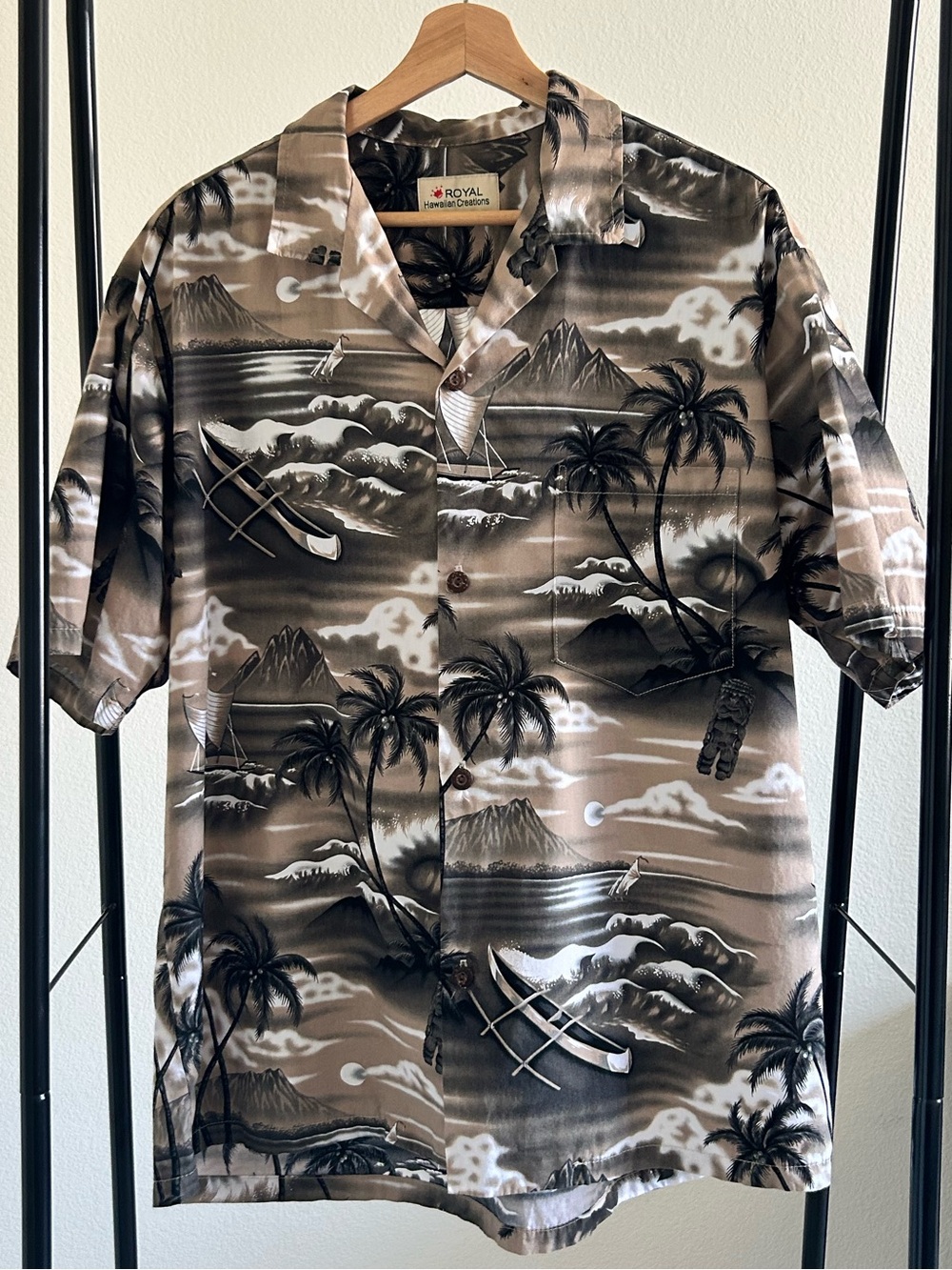 Royal Hawaiian Creations Aloha Shirt XL Made Hawaii Tiki Scenic Print